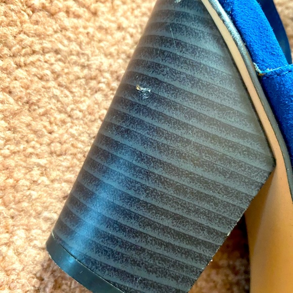 🍀Leila Stone Blue Suede Heels with Two Buckles size 6.5 - Picture 10 of 11